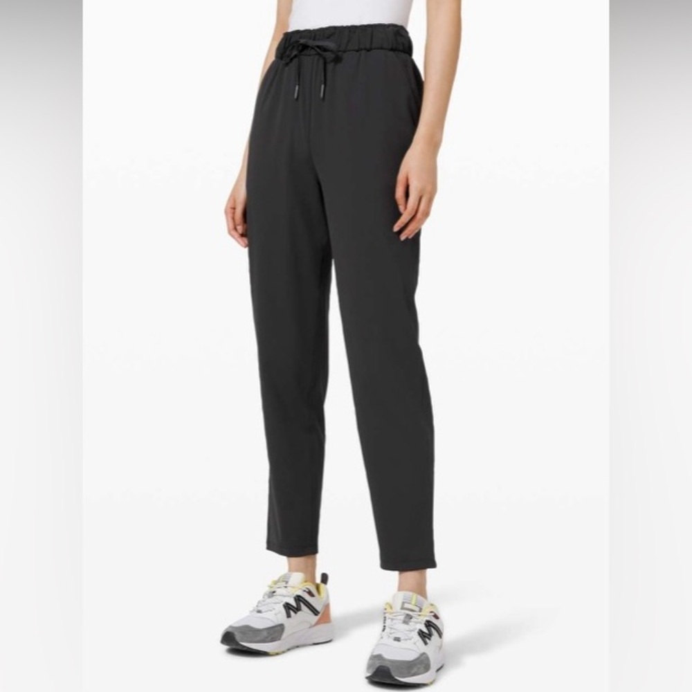 Lululemon Keep Moving Pant Women's Size 4 Black Relaxed Fit High Rise Pants